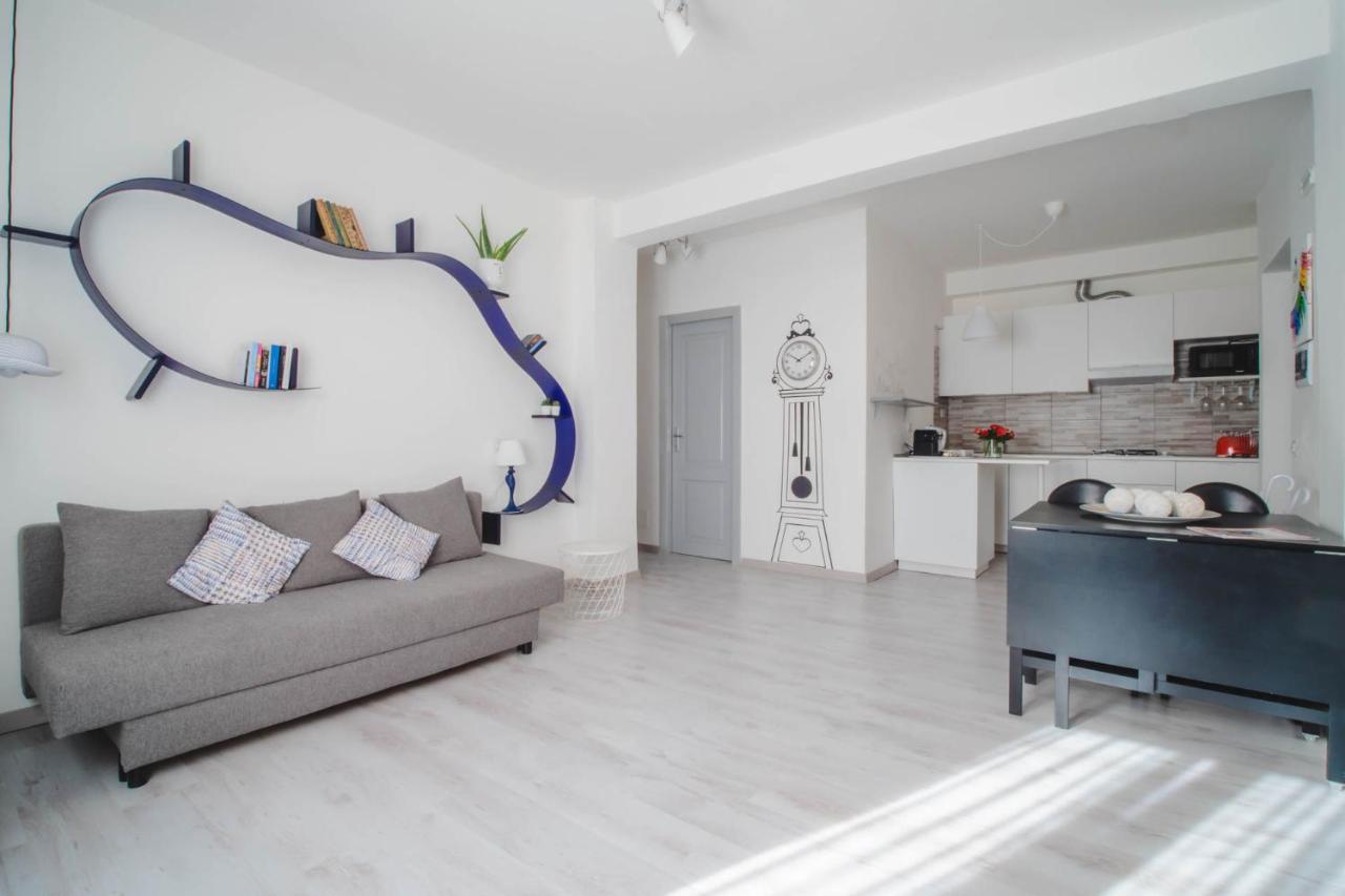 Lady Butterfly - Metro A Lucio Sestio Apartment Rome Exterior photo